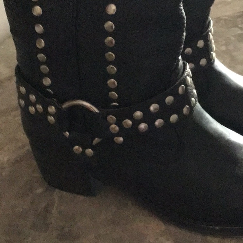 Boot - Picture 5 of 6